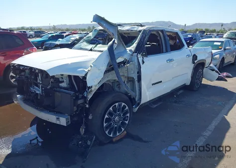 2022 Toyota Tundra Limited z USA, uszkodzony, nr VIN 5TFJA5DB2NX027497